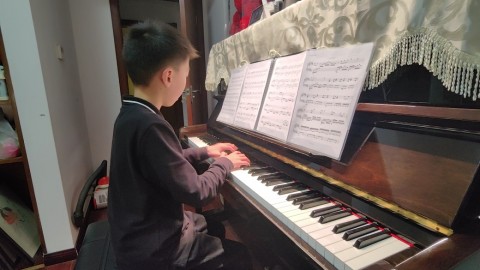 钢琴曲《亡灵序曲/the dawn》