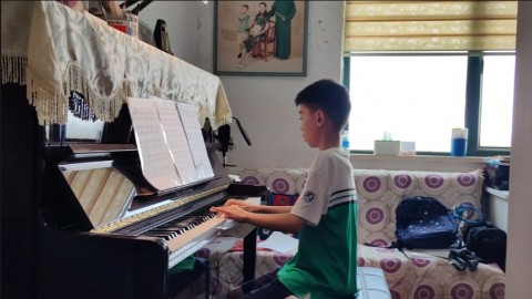 钢琴曲《夜空的寂静》